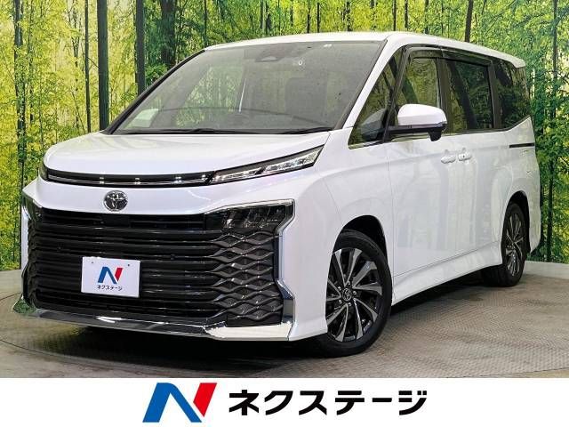 TOYOTA VOXY 2022