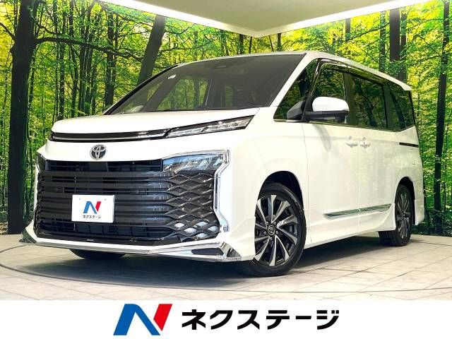 TOYOTA VOXY 2023