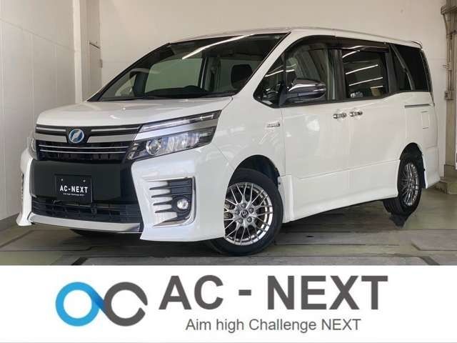 TOYOTA VOXY HYBRID 2017