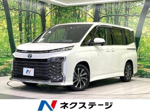 TOYOTA VOXY HYBRID 2022