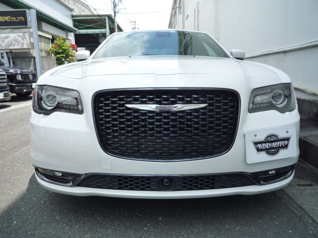 CHRYSLER 300 2015