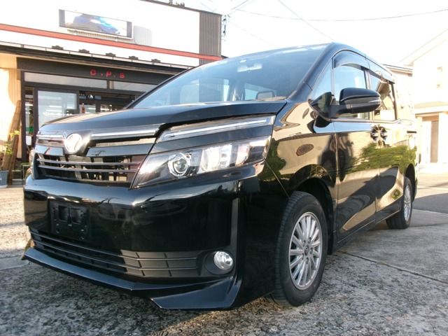 TOYOTA VOXY 4WD 2015