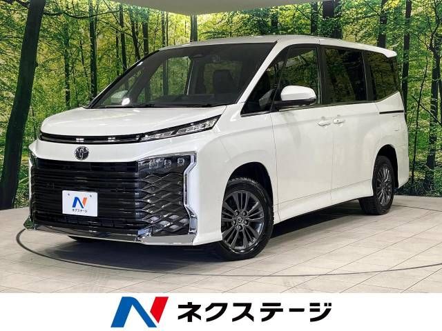 TOYOTA VOXY 4WD 2023