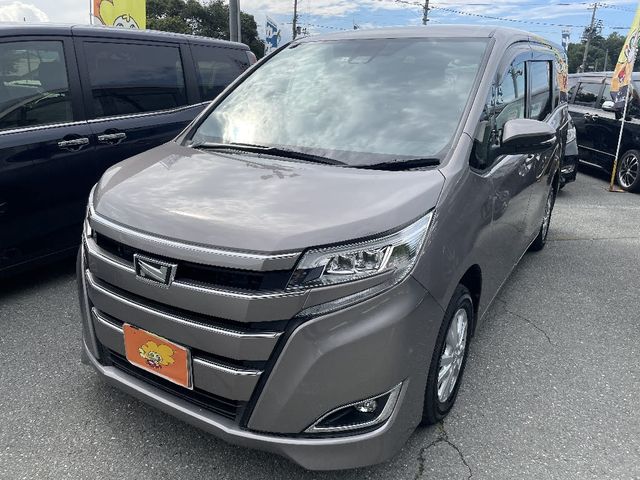 TOYOTA NOAH 4WD 2018