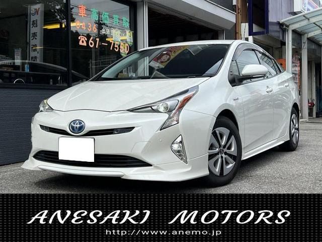 TOYOTA PRIUS 2017