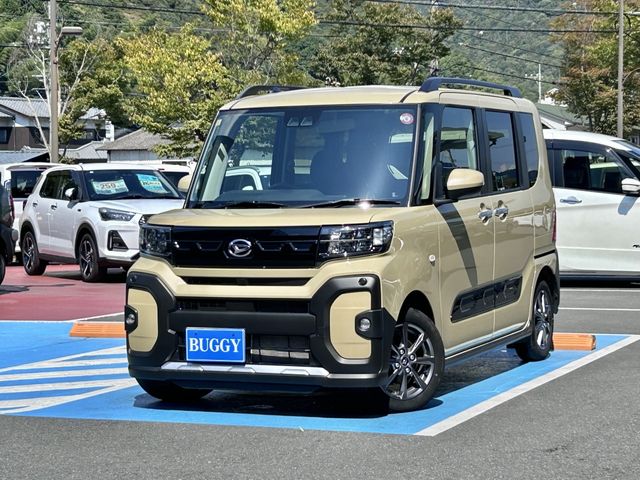 DAIHATSU TANTO FAN CROSS 2023