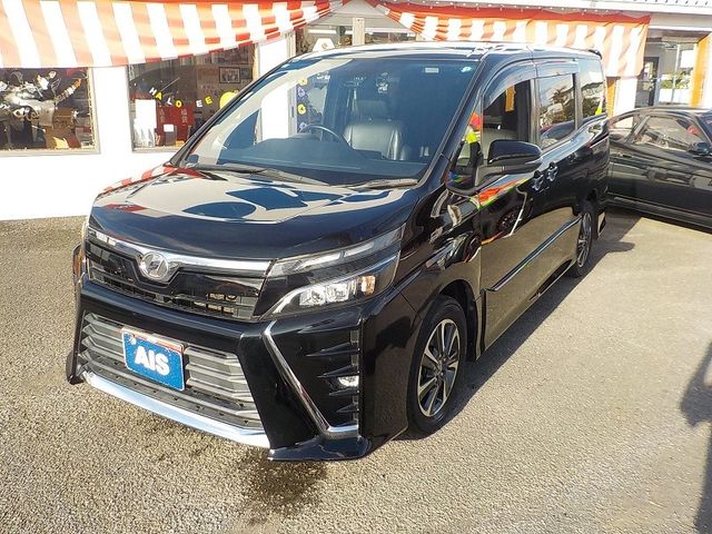 TOYOTA VOXY 2017