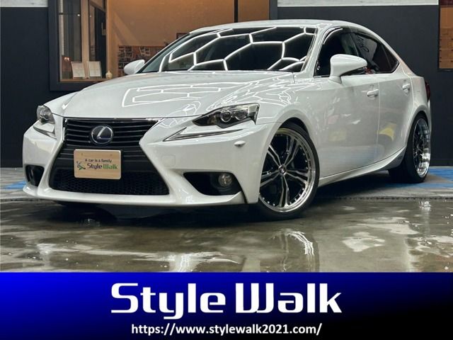 TOYOTA LEXUS IS300h 2013