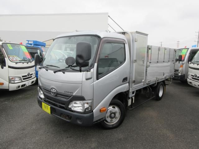 TOYOTA DYNA 2017