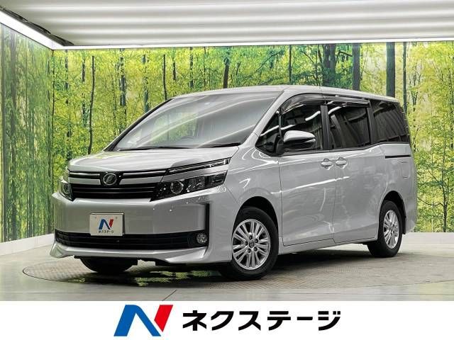 TOYOTA VOXY 2014