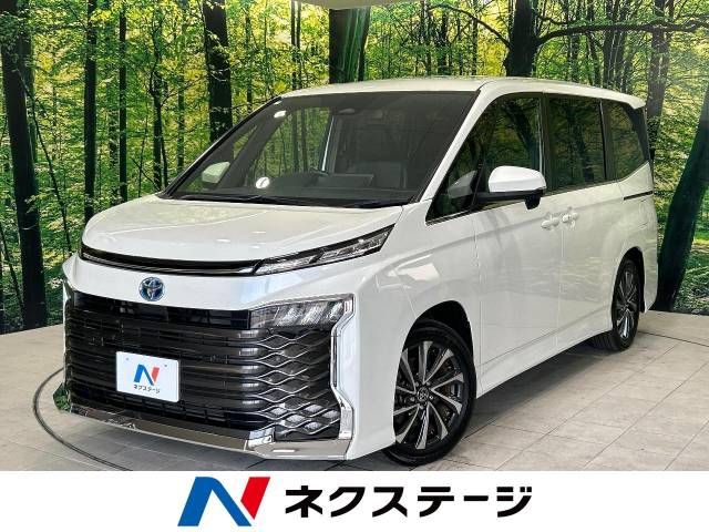 TOYOTA VOXY HYBRID 2023