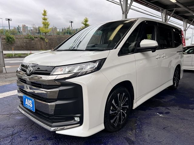 TOYOTA NOAH 2023