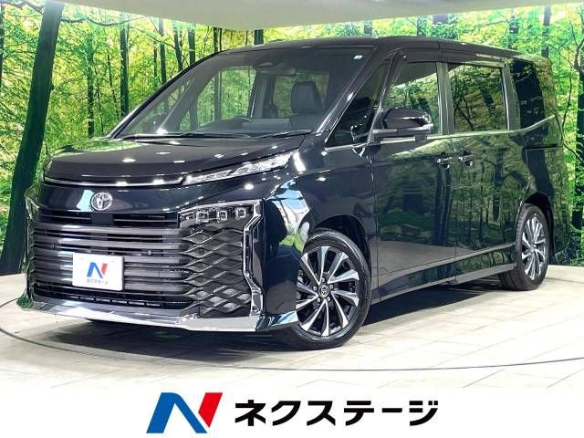 TOYOTA VOXY 2022