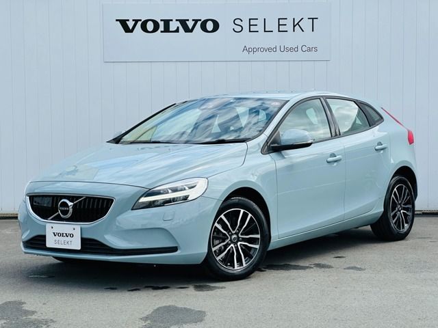 VOLVO V40 2019