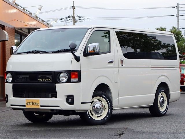 TOYOTA HIACE van 4WD 2024