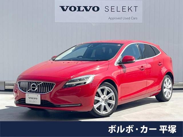 VOLVO V40 2016