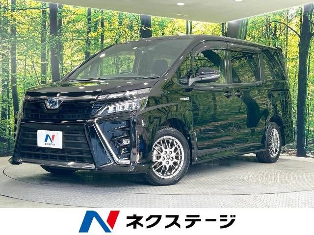 TOYOTA VOXY HYBRID 2019