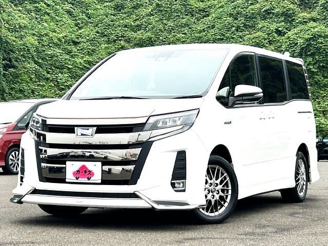 TOYOTA NOAH HYBRID 2017