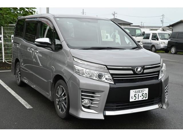 TOYOTA VOXY 2015