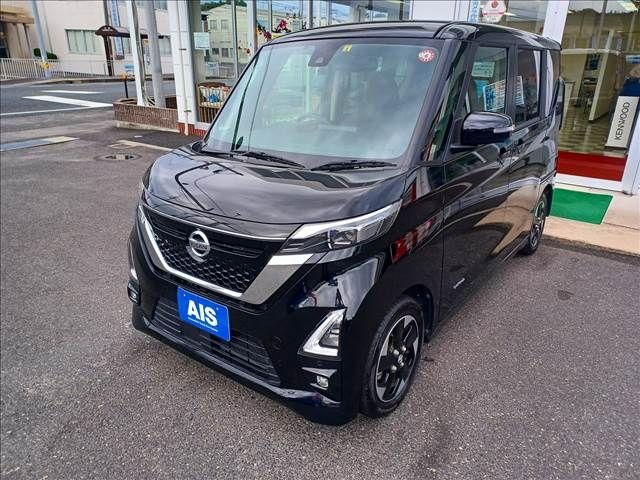 NISSAN ROOX 2021