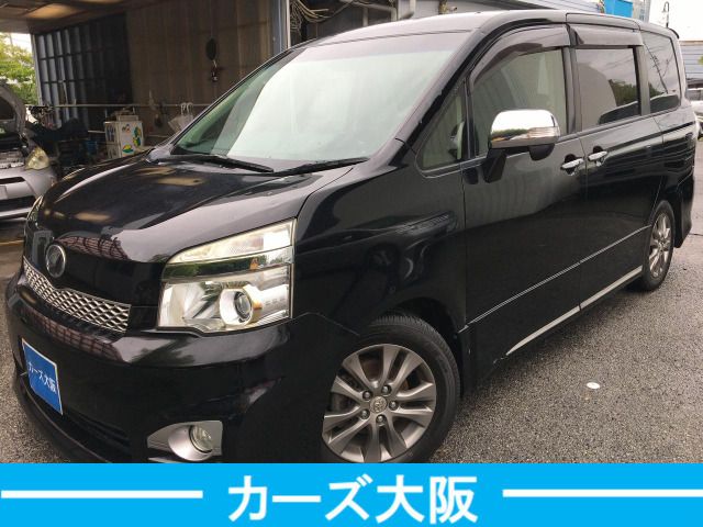 TOYOTA VOXY 2013