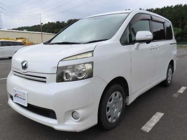 TOYOTA VOXY 4WD 2009