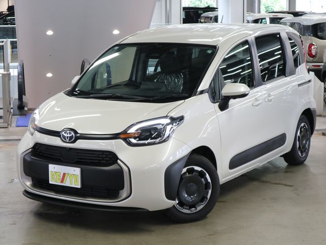 TOYOTA SIENTA HYBRID 2024