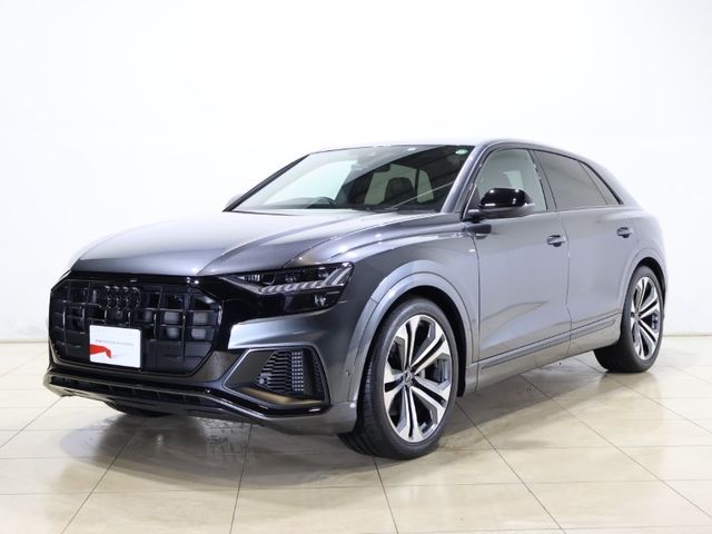 AUDI Q8 2022