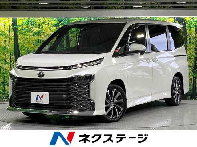 TOYOTA VOXY 2022