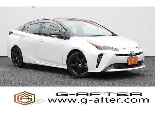 TOYOTA PRIUS 2021