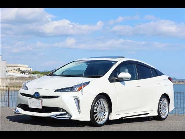 TOYOTA PRIUS 2019