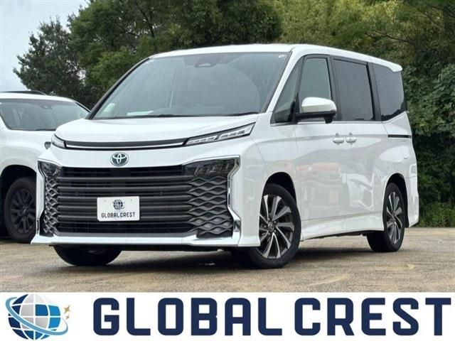 TOYOTA VOXY HYBRID 2023