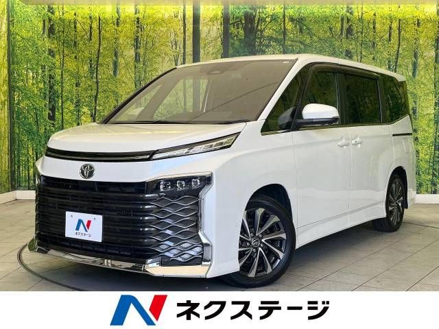 TOYOTA VOXY 2022