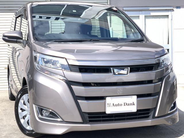 TOYOTA NOAH 2017