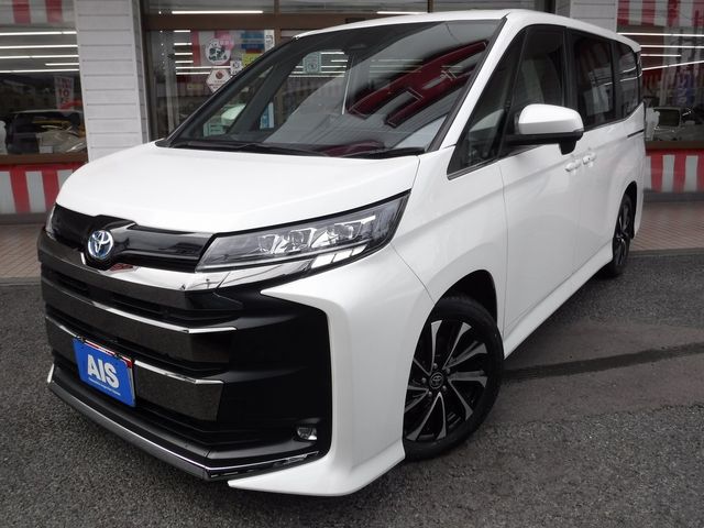 TOYOTA NOAH HYBRID 2022