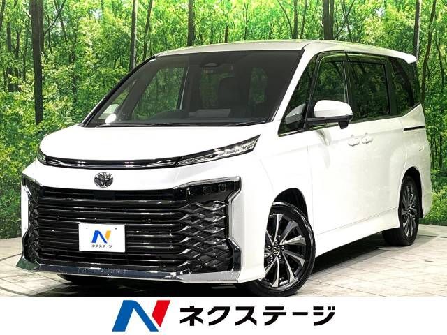 TOYOTA VOXY 2023