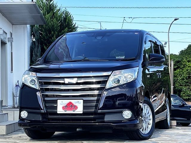 TOYOTA NOAH HYBRID 2016