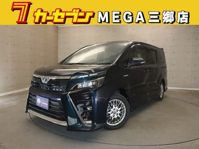 TOYOTA VOXY HYBRID 2017