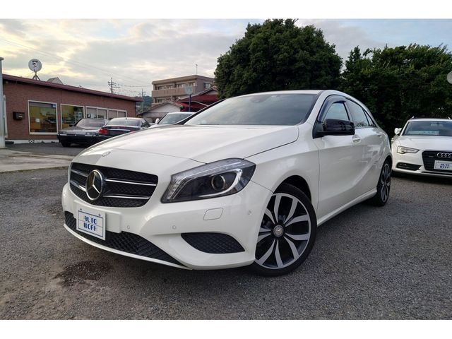 MERCEDES-BENZ A class 2015