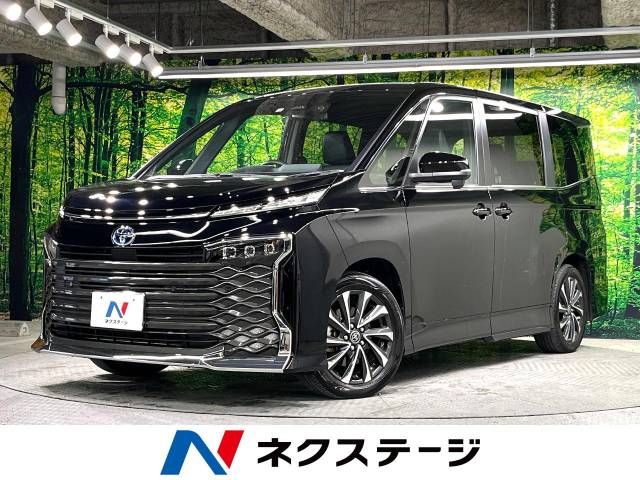 TOYOTA VOXY HYBRID 2022