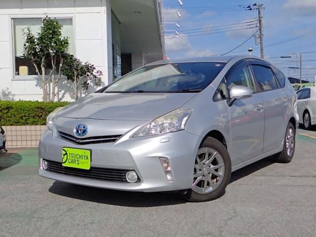 TOYOTA PRIUS ALPHA 2014