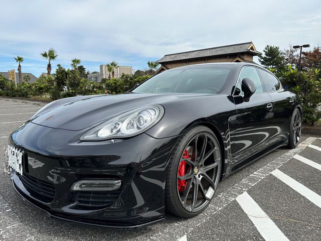 PORSCHE PANAMERA 2011