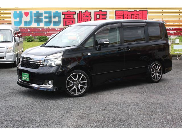 TOYOTA VOXY 2013