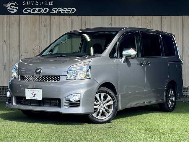 TOYOTA VOXY 2013