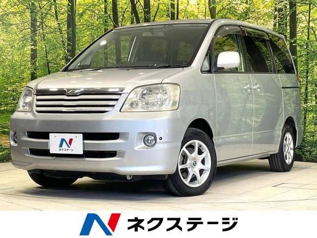 TOYOTA NOAH 2004