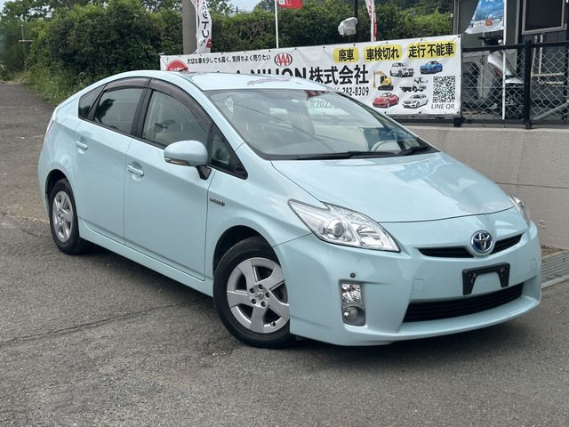 TOYOTA PRIUS 2011