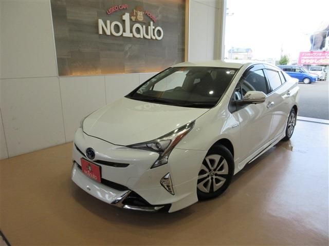 TOYOTA PRIUS 2016