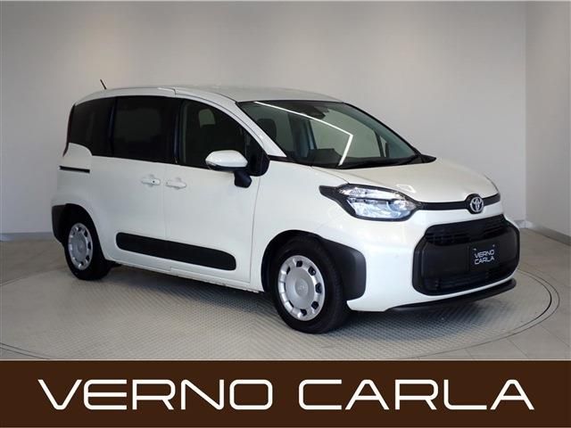 TOYOTA SIENTA HYBRID 2022