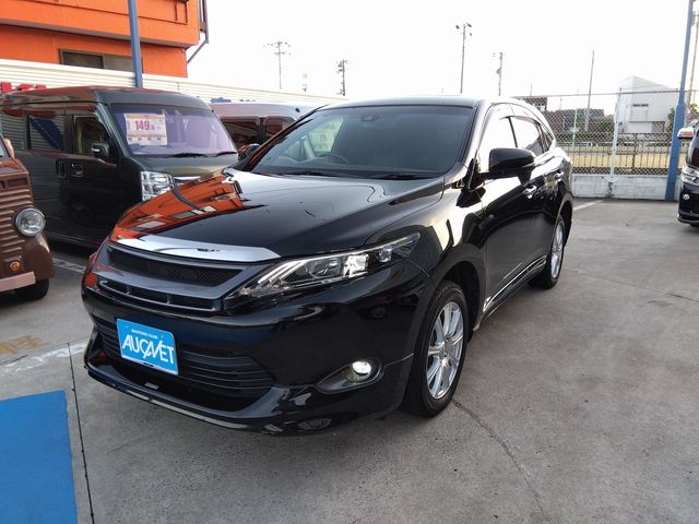 TOYOTA HARRIER 4WD 2017