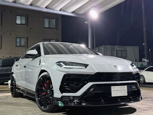 LAMBORGHINI URUS 2020